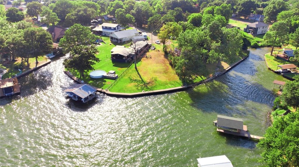111 Palisade Place, Mabank