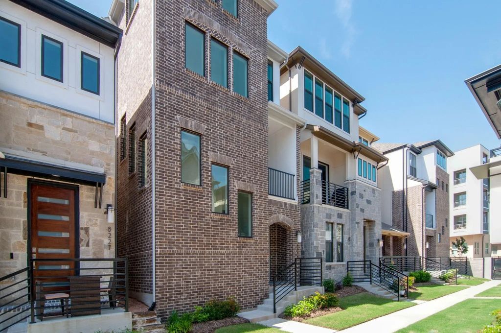 8221 Folcroft Lane, Dallas