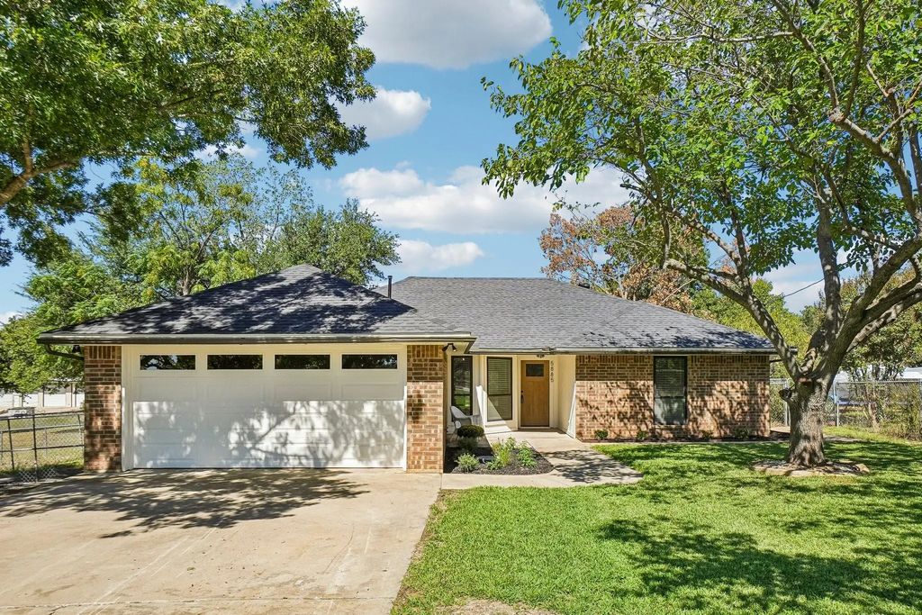 5885 Mitchell Saxon Road, Fort Worth