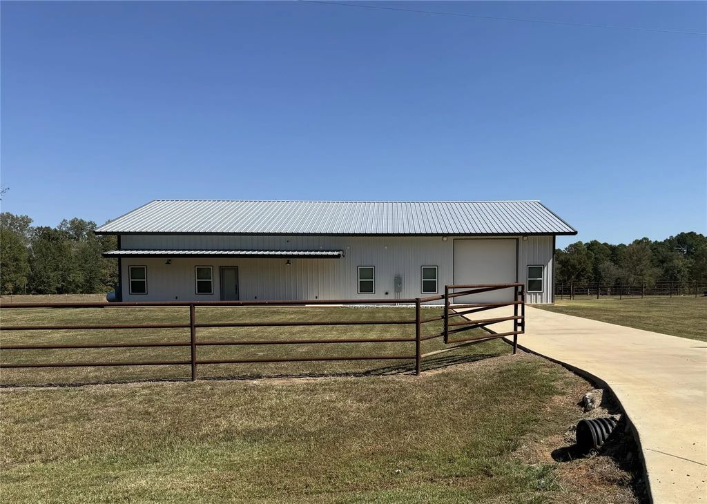 109 Dutch John Road, Plain Dealing