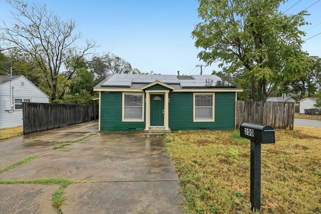 200 N Roe Street, White Settlement