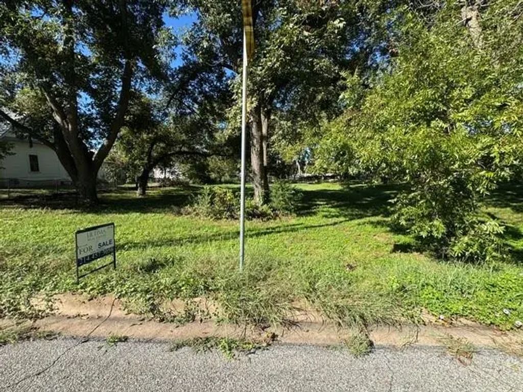 1610 S Rusk Street, Sherman
