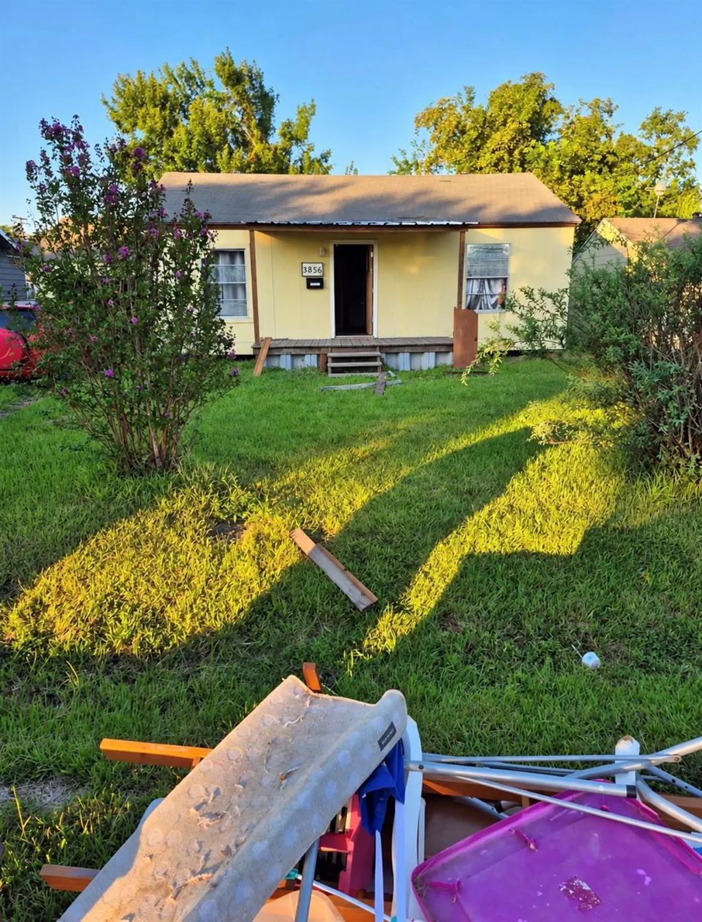 3856 Lincoln Avenue, Groves