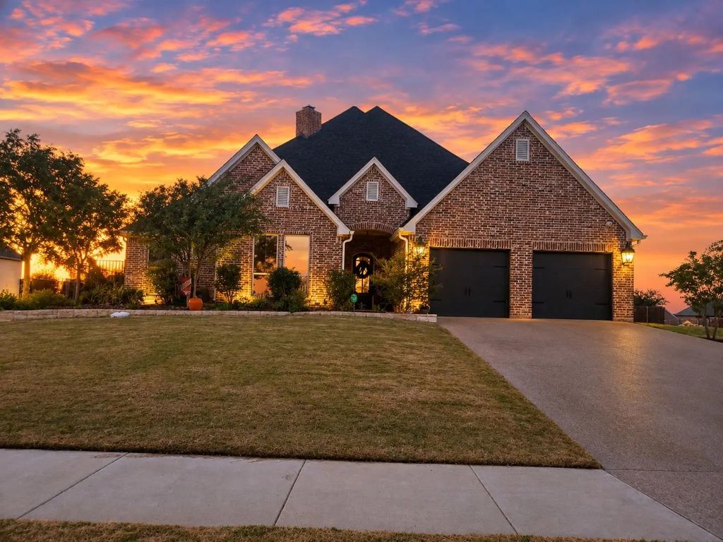 11008 Familia Real Drive, Benbrook