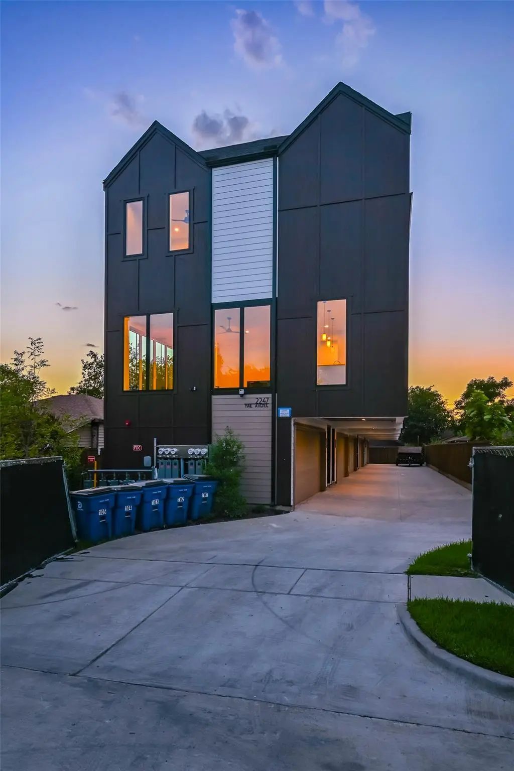 2247 Mail Avenue 101, Dallas