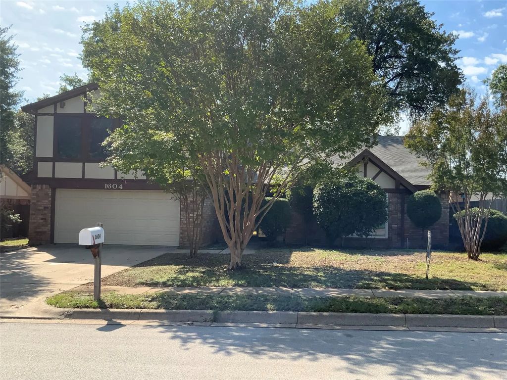 1604 Brookhaven Circle, Bedford