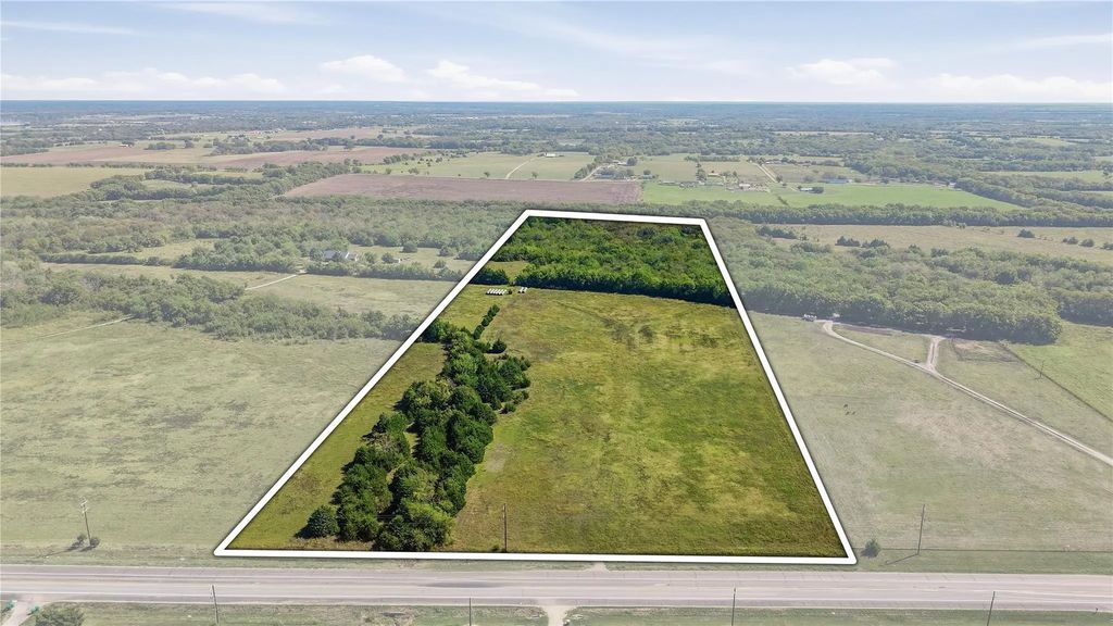 13393 Us Highway 69, Bells