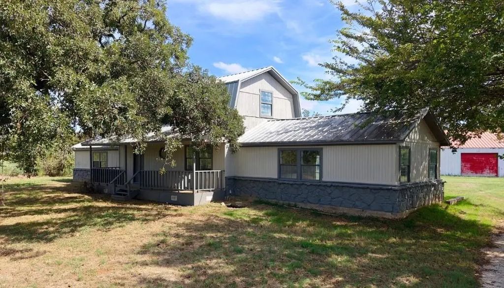 443 County Road 3799, Paradise