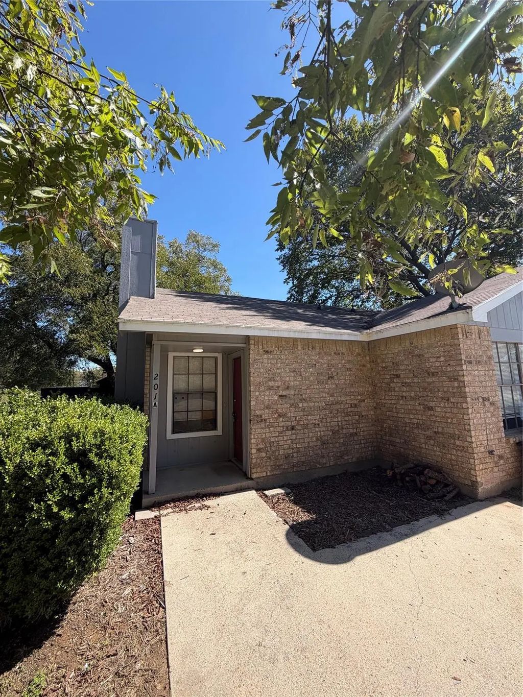 201 S Kenney Street A, Kennedale