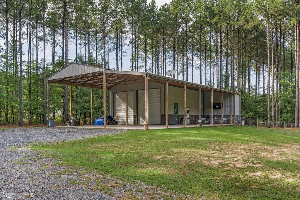 14546 Highway 157, Benton