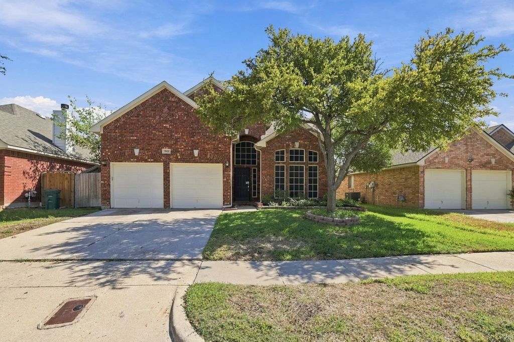 7942 Salmon Run Way, Fort Worth
