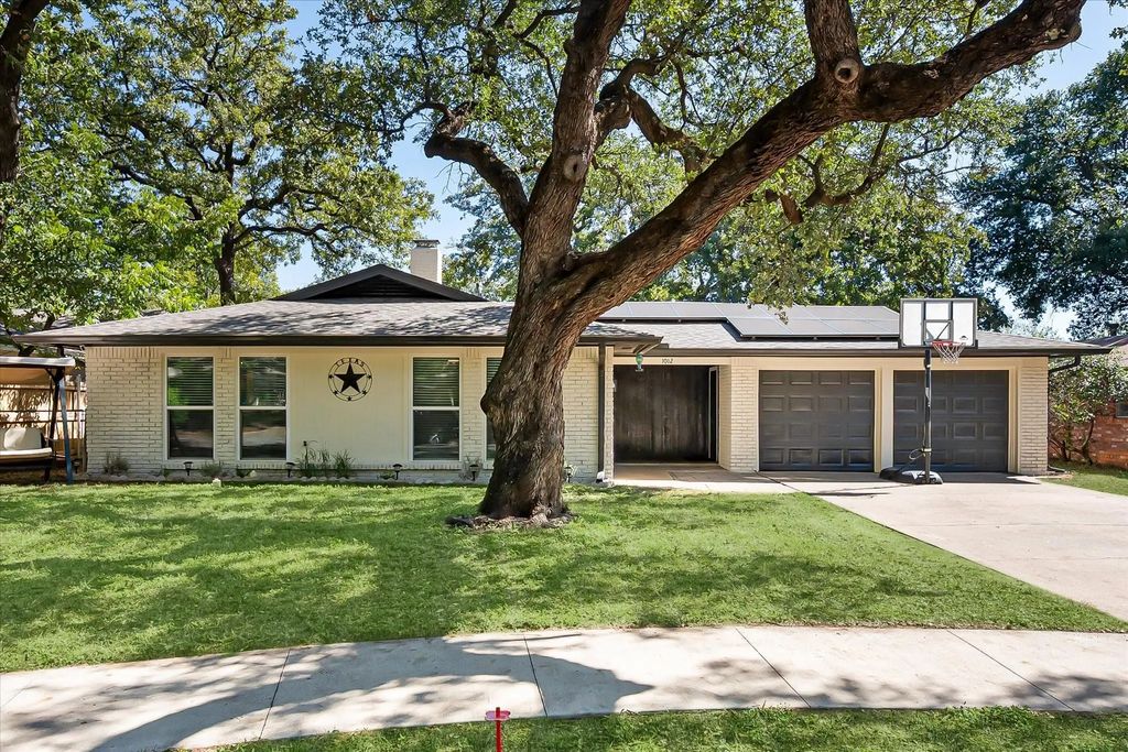1012 Keith Drive, Hurst
