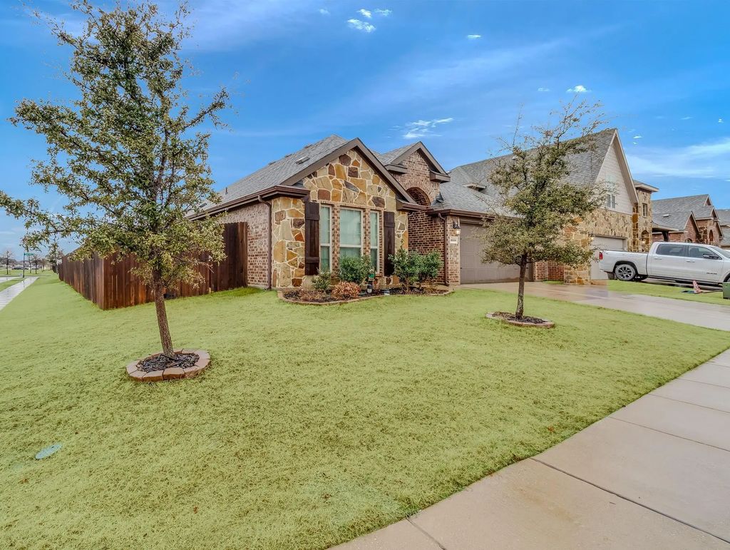 3225 Shady River Trail, Royse City