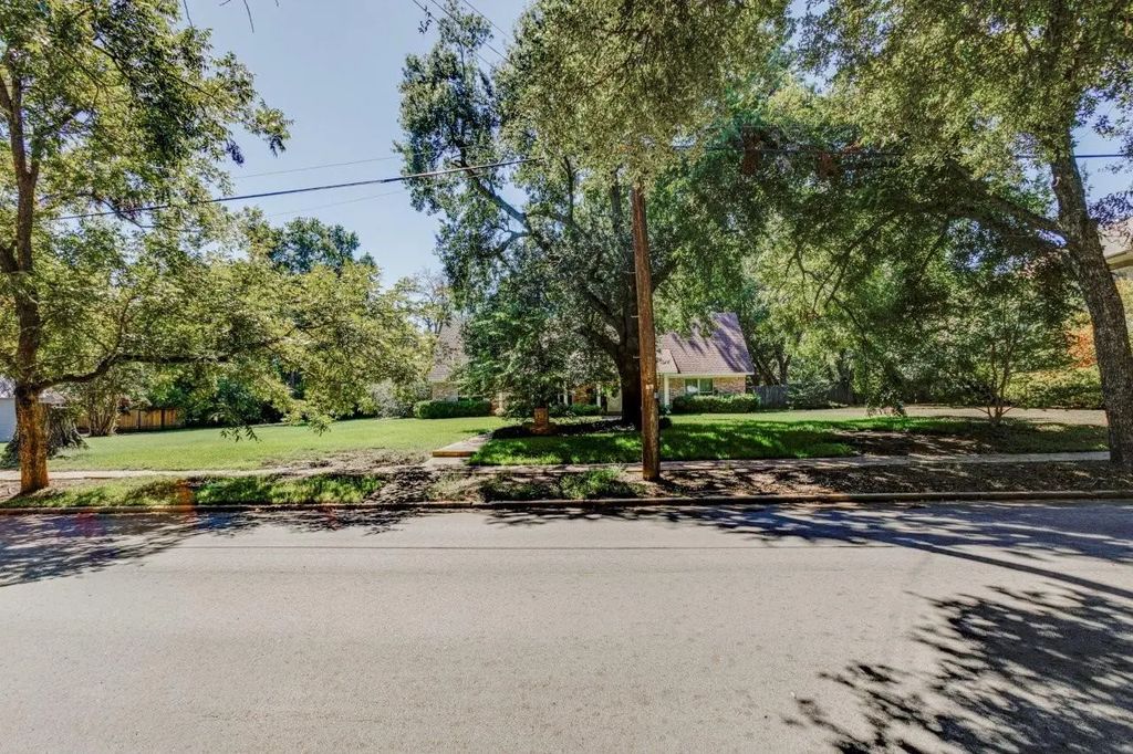 403 Johnson Street, Terrell