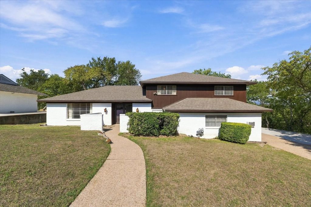 1140 Sierra Drive, Woodway