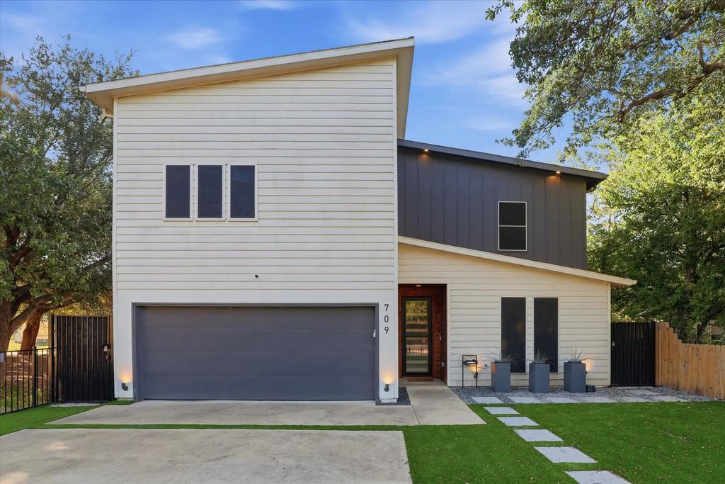 709 Woodbine Avenue, Dallas