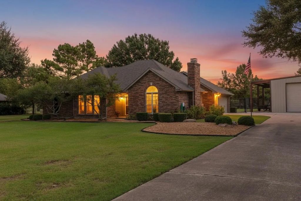 2225 The Crossings Drive, Lowry Crossing