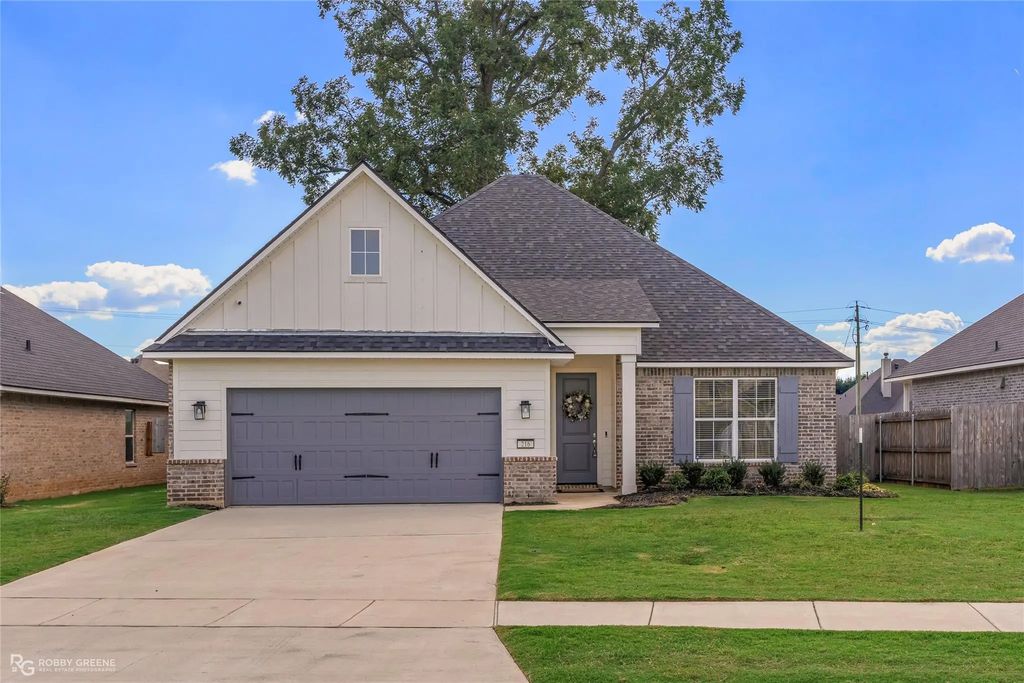 216 Cullom Drive, Bossier City