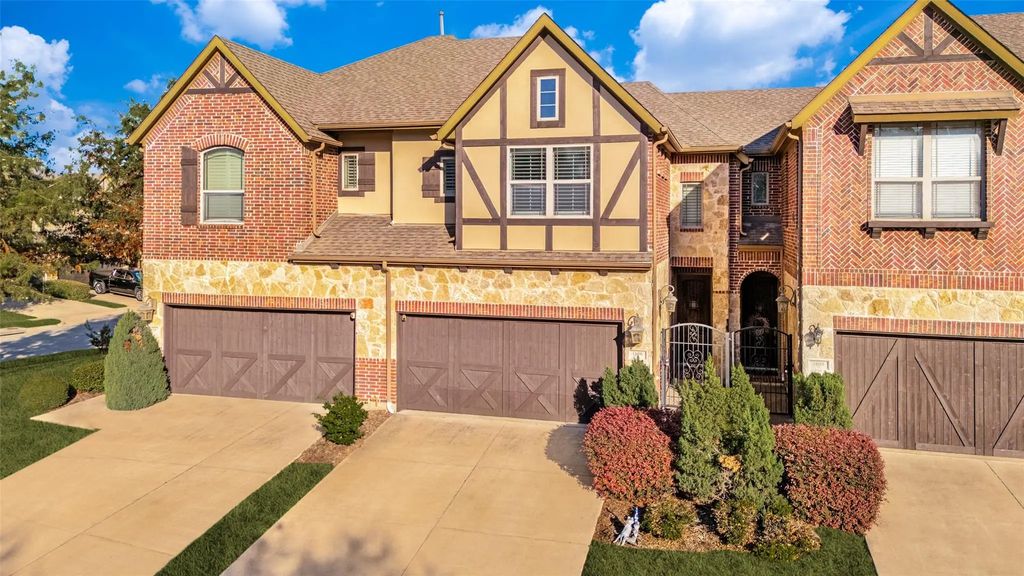 1606 Brook Grove Drive, Euless