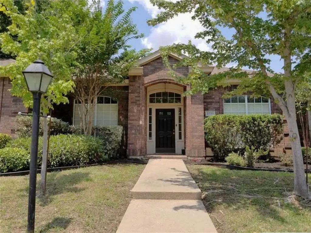 2720 Olympia Drive, Grand Prairie