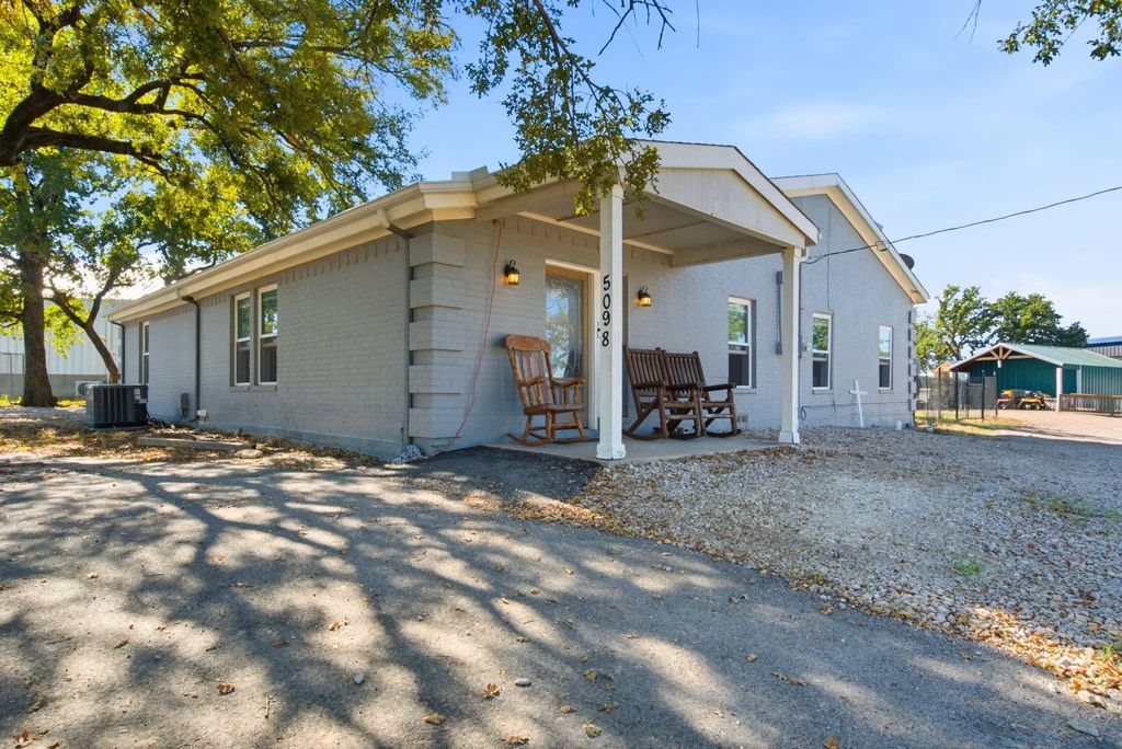 5098 Fairview, Millsap