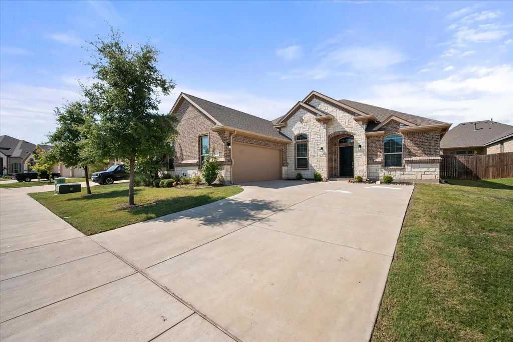 3636 Wintergreen Street, Grand Prairie