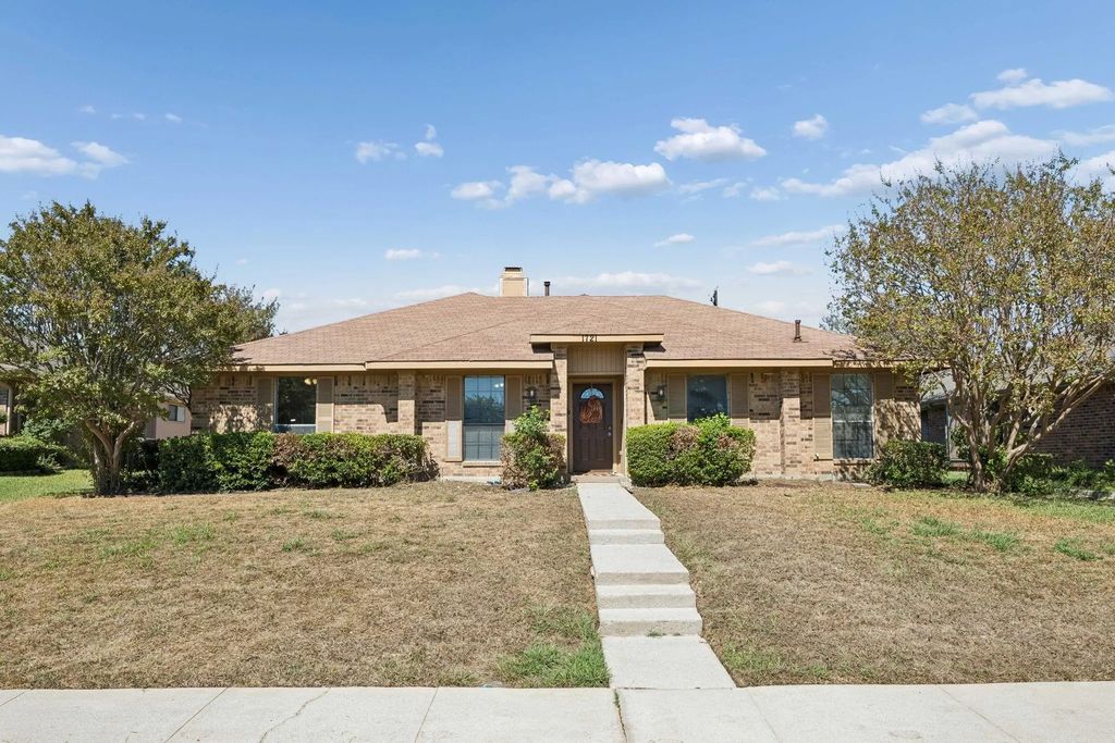 1721 Paxton Drive, Carrollton
