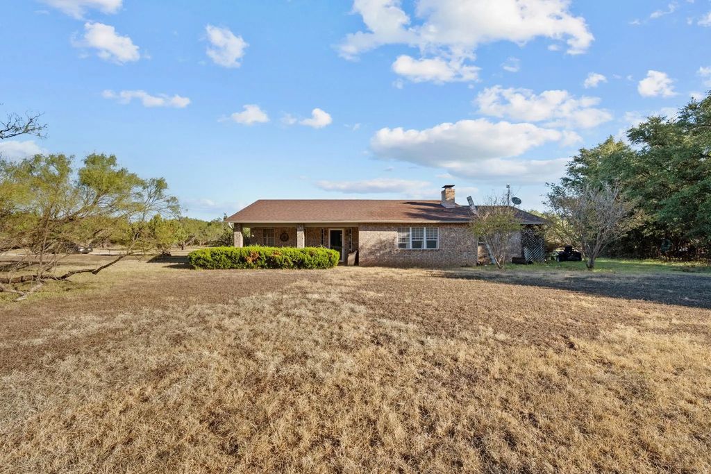 5599 County Road 614, Early
