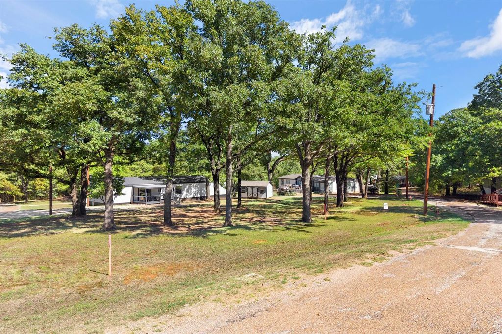 442 & 443 Hickory, Alvarado