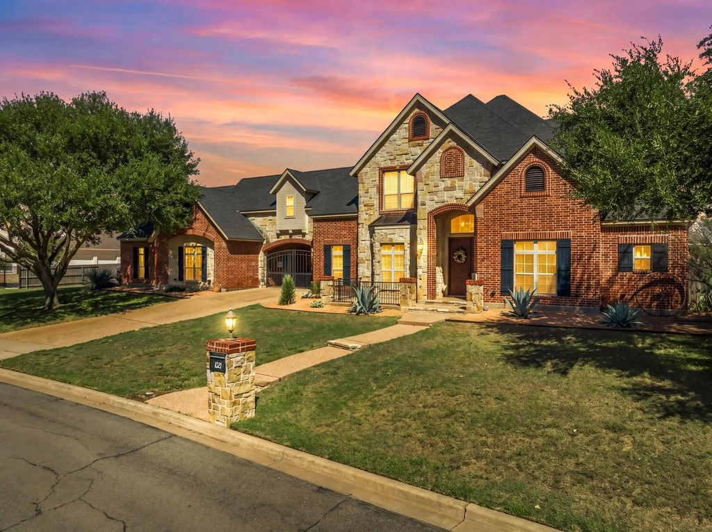 1021 Cascade Trail, McGregor