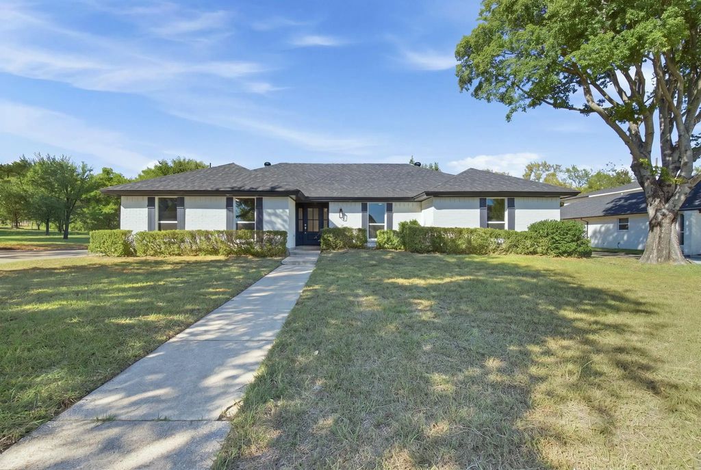 316 Oak Valley Drive, Colleyville