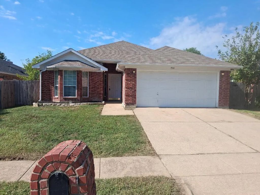 7310 Fossil Lake Drive, Arlington