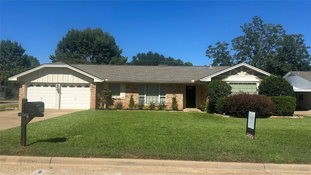 2526 Nottingham Place, Grand Prairie