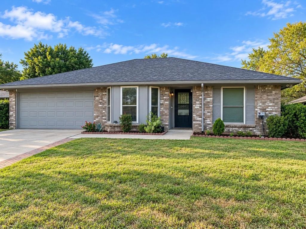 2704 Ridge Road N, Fort Worth