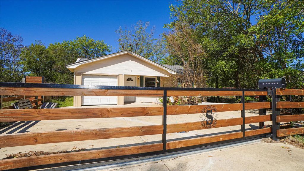112 Cherokee Street, Terrell