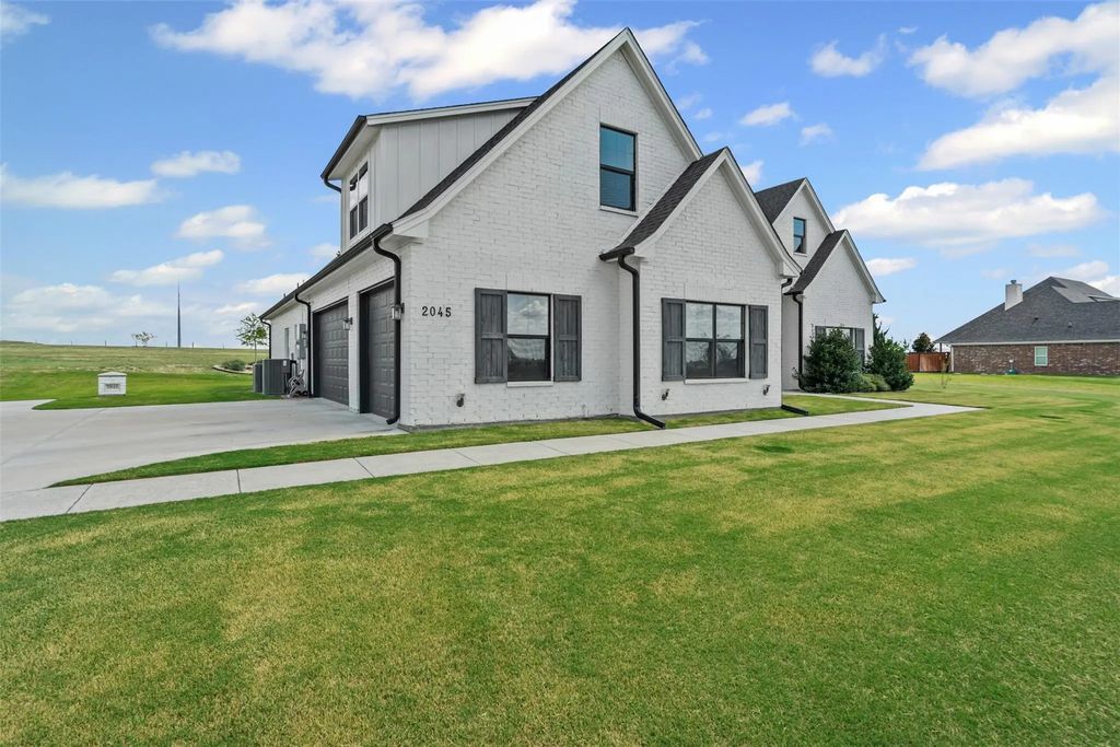 2045 Eagles Ridge Drive, Weatherford