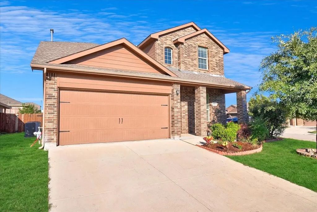 8437 Artesian Springs Drive, Fort Worth