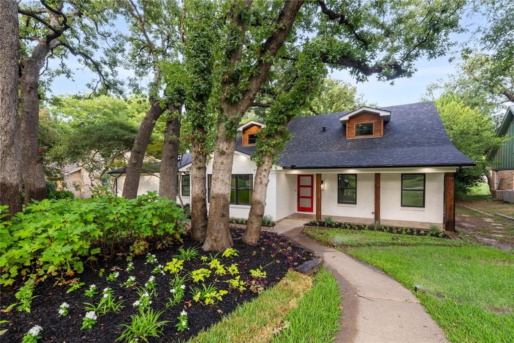 3905 Shady Valley Drive, Arlington