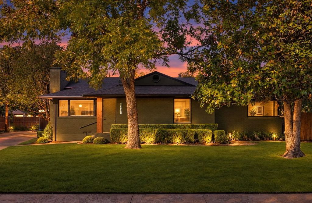 1631 Macmanus Drive, Dallas