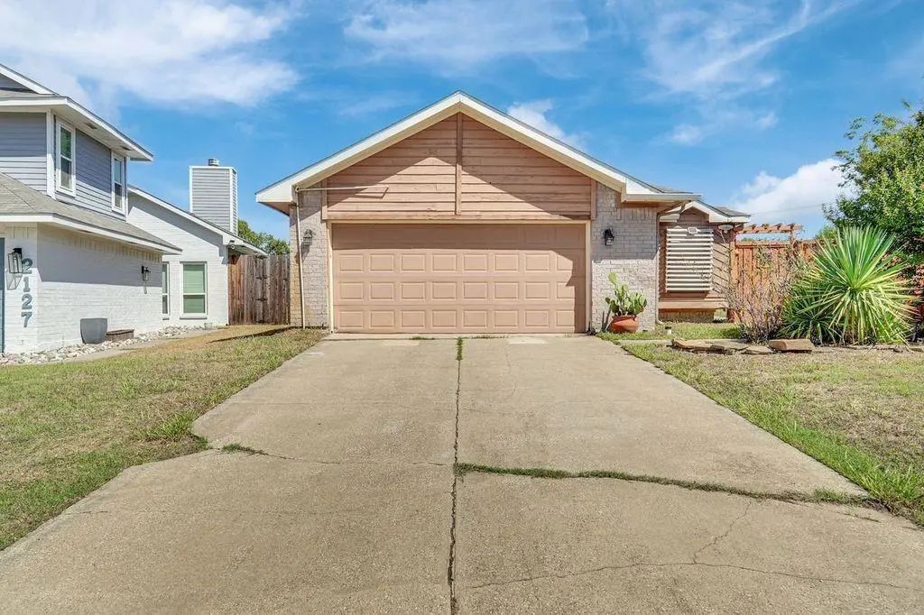 2129 Stradivarius Lane, Carrollton