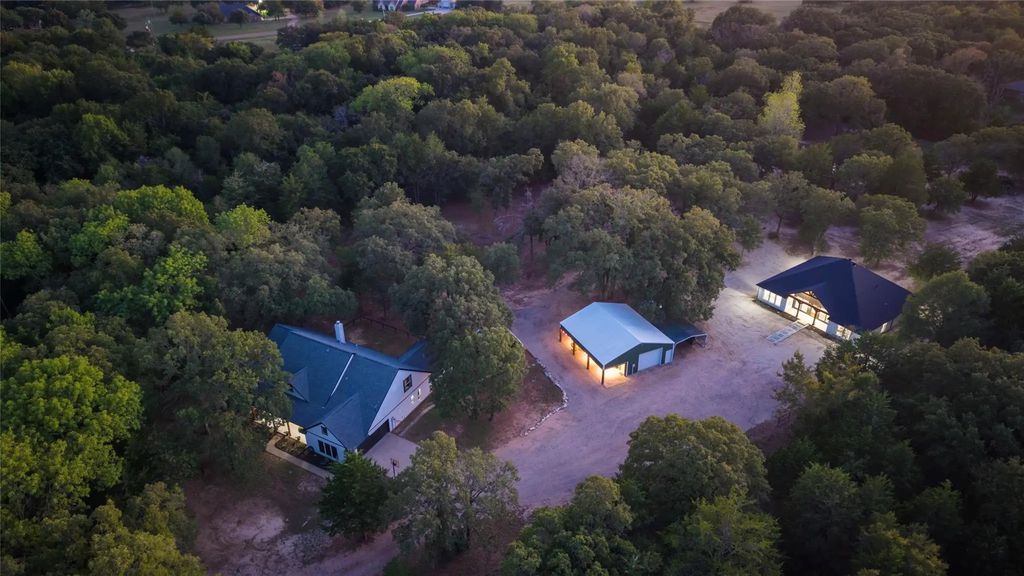 6850 Deer Trail, Quinlan