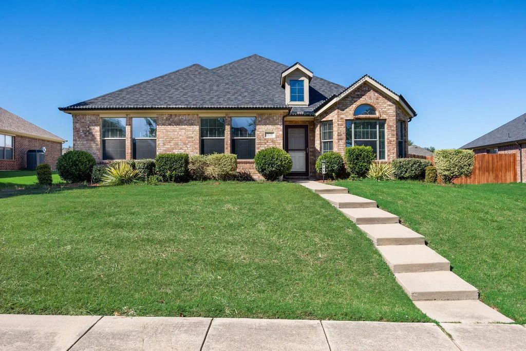 221 Cliffbrook Drive, Wylie