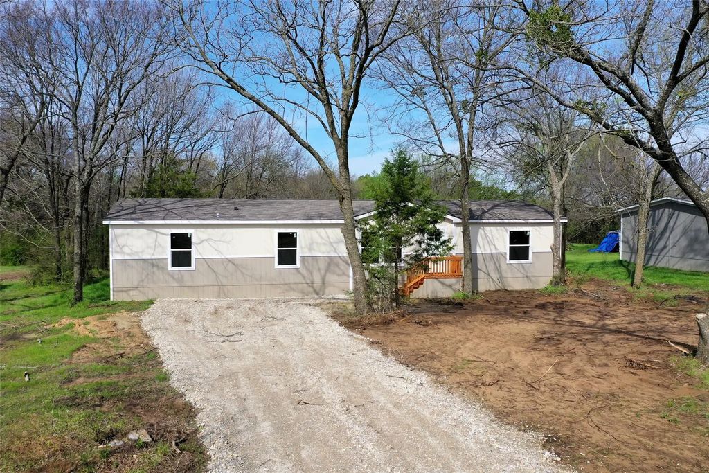 629 Cr-167 Street, Whitesboro