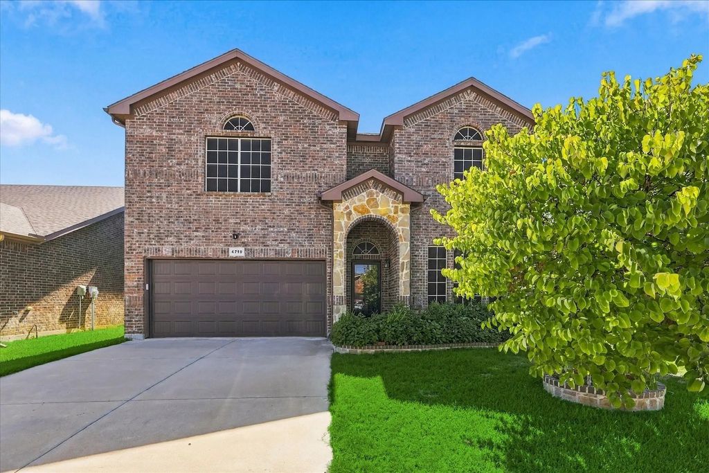 4716 Kendrick Peak Way, Fort Worth