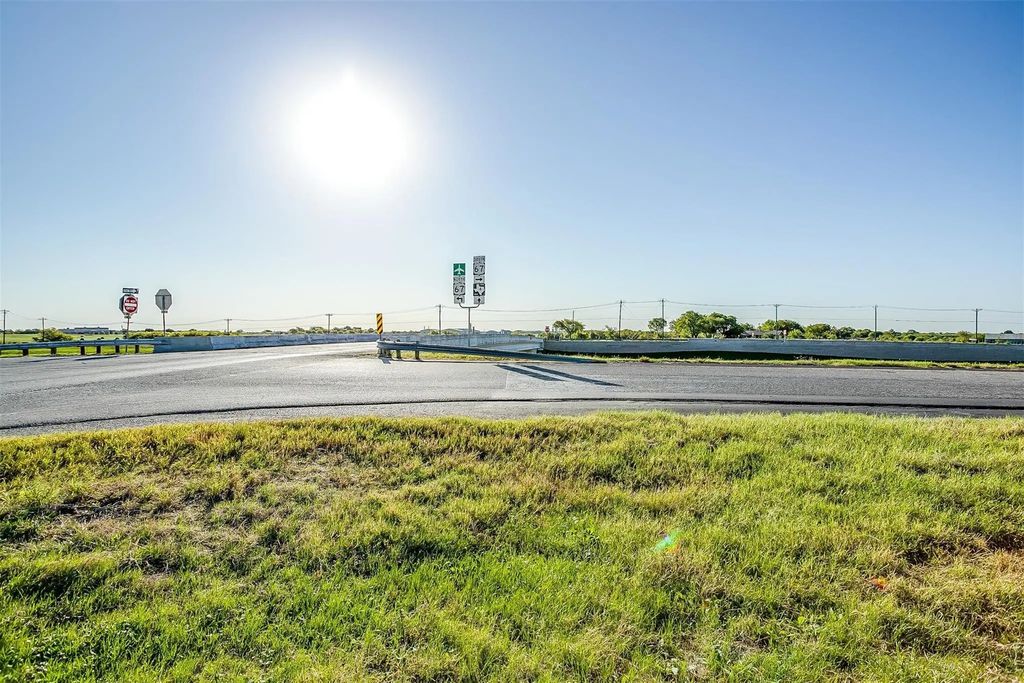 2417 W Fm 4, Cleburne