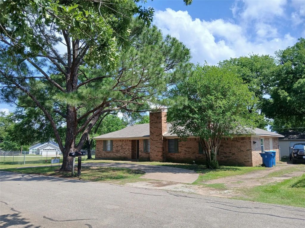 151 Cottonwood Trail, Gun Barrel City