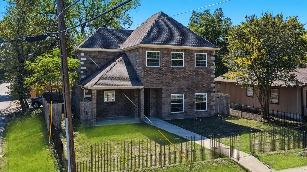 301 Mineral Wells, Terrell