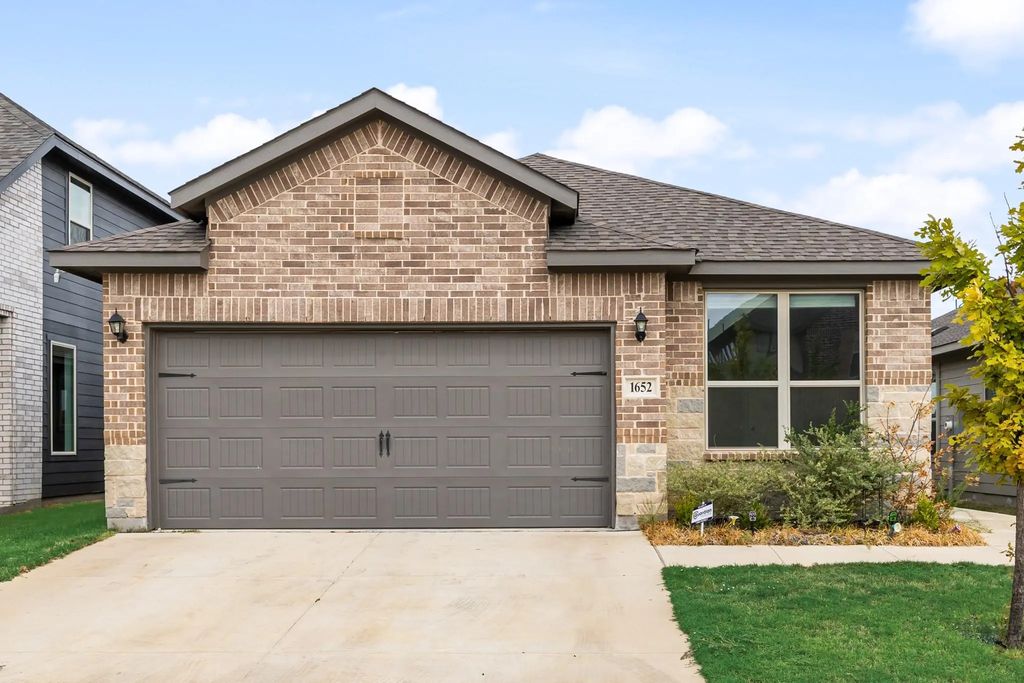 1652 Edgeway Drive, Aubrey