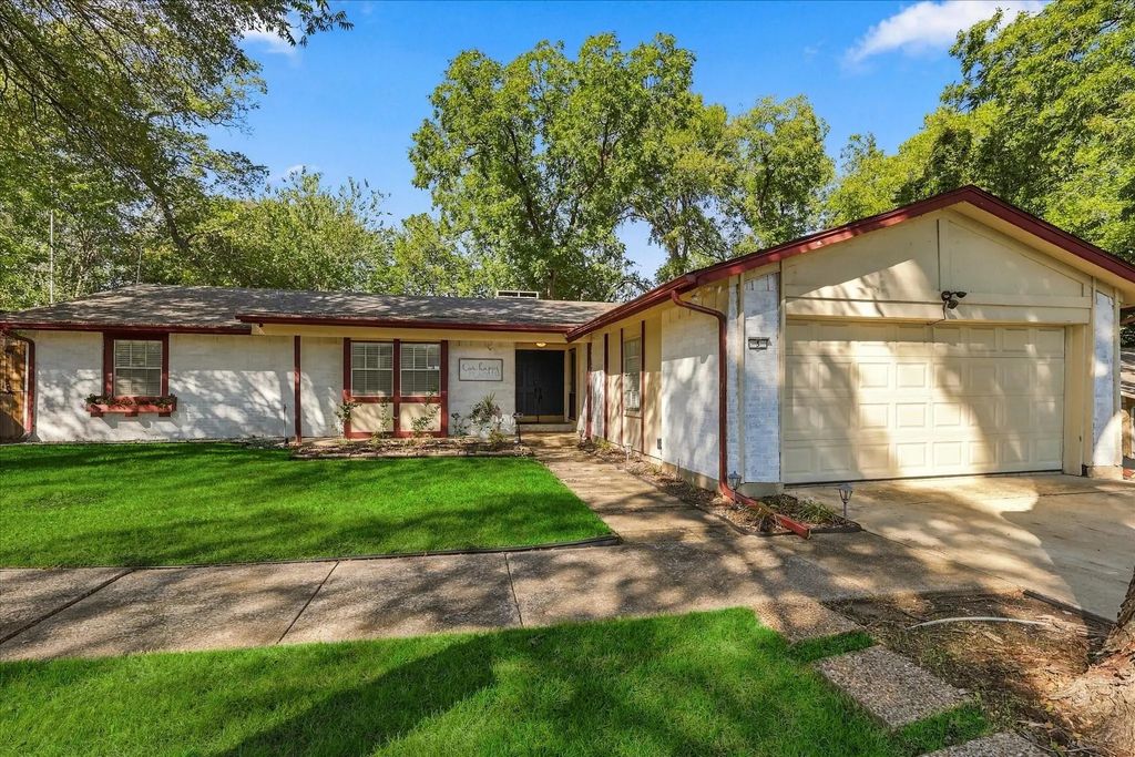3 Eastlane Place, Plano