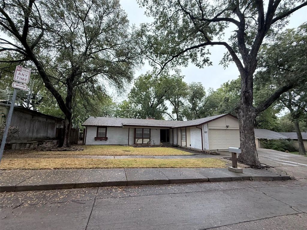 3 Eastlane Place, Plano